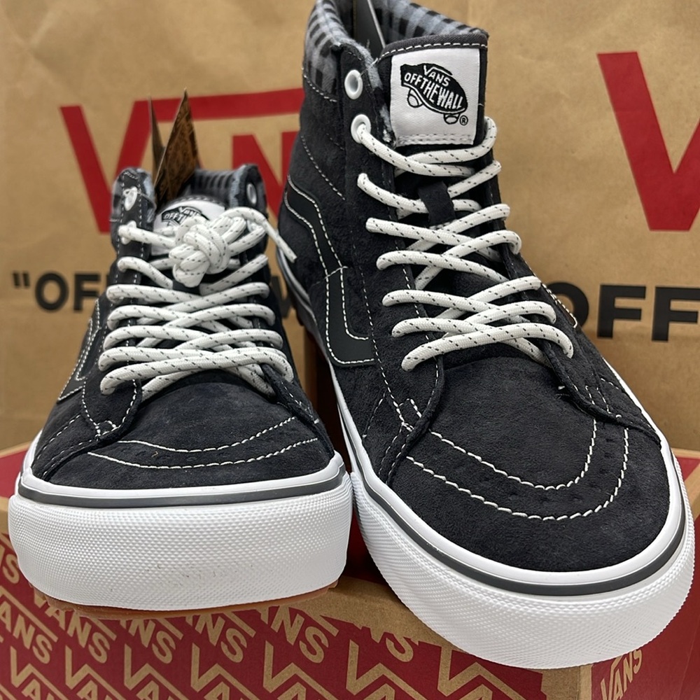 Vans Men’s Sk8-Hi Mte-1 Plaid Grey/White
VN0A5HZYGYW Boots Sneakers - Picture 6 of 16